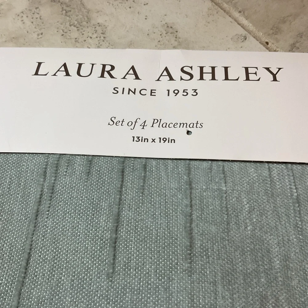 Laura Ashley Teal Placemats Set of 4 “Rhodes Sage” NWT velvety, back lined